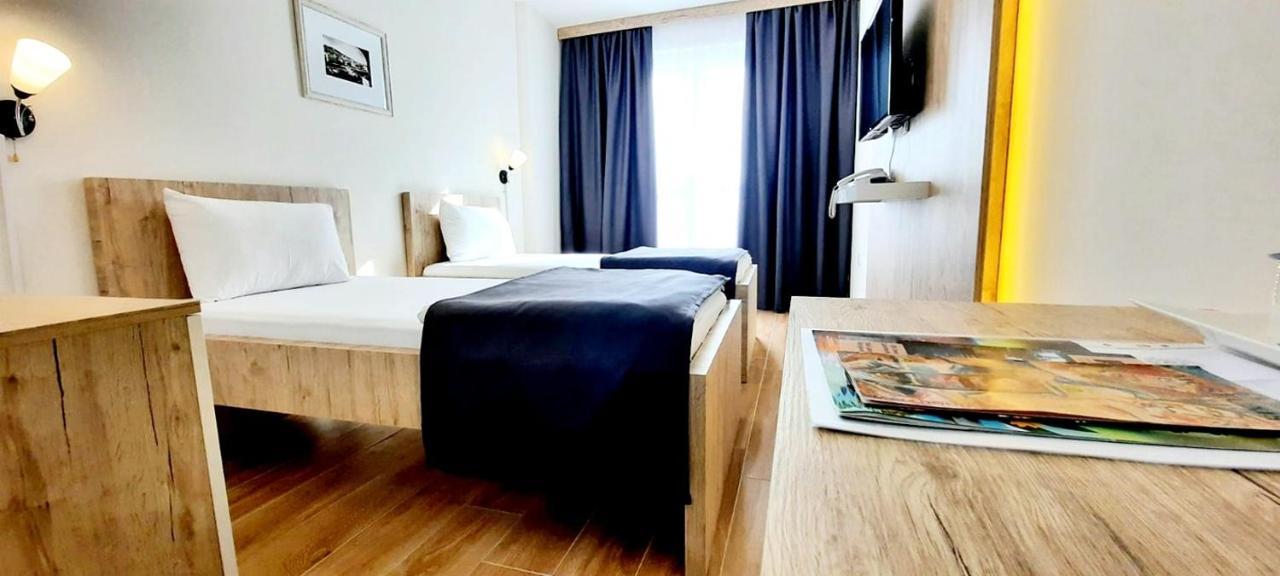 Hotel Doa Скопие Екстериор снимка