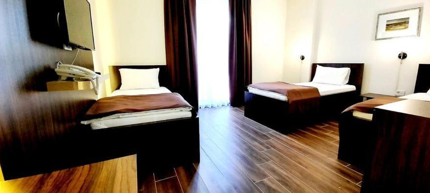 Hotel Doa Скопие Екстериор снимка