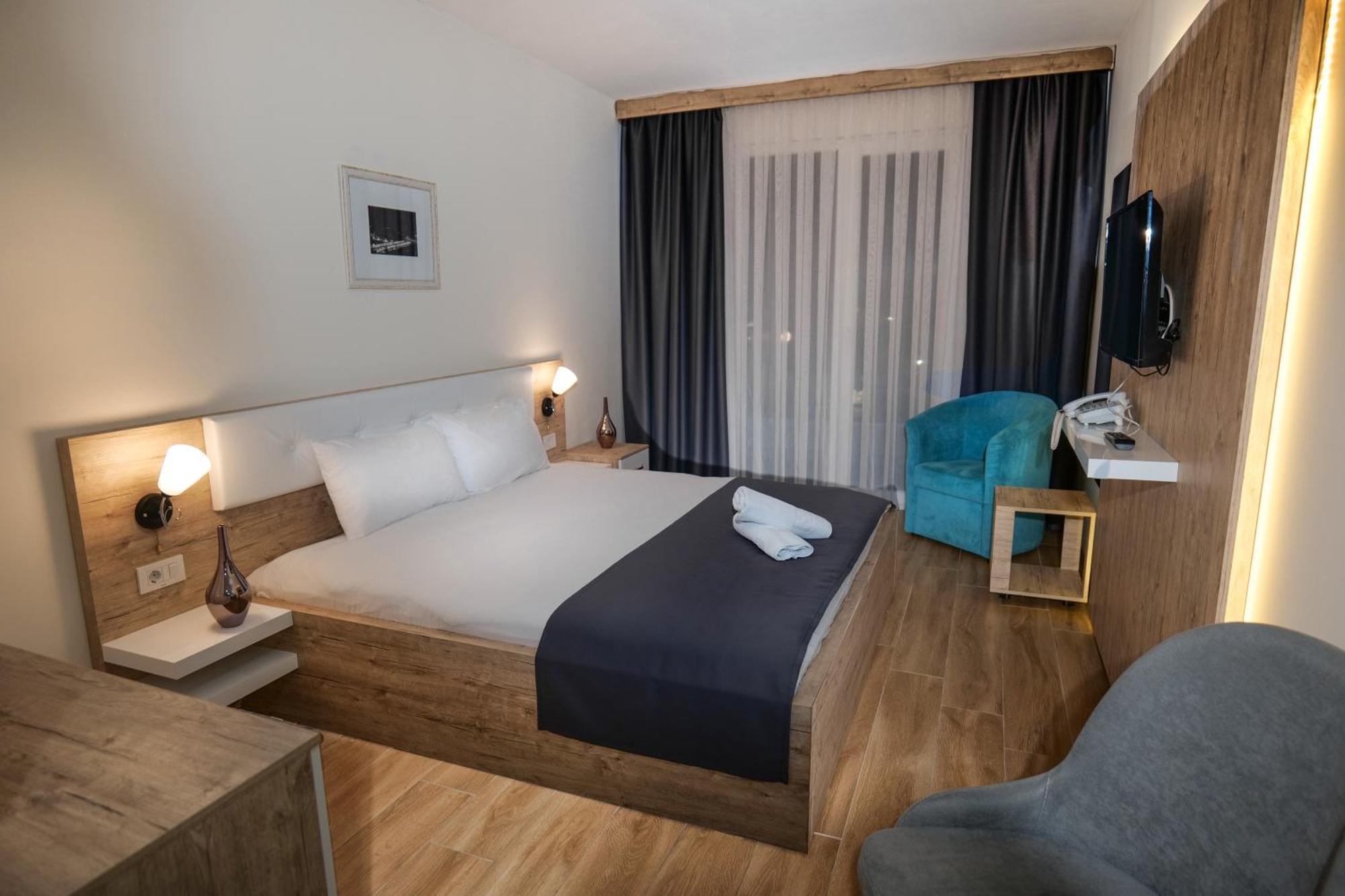 Hotel Doa Скопие Екстериор снимка