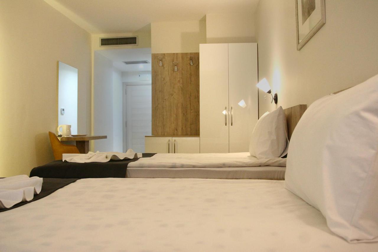Hotel Doa Скопие Екстериор снимка